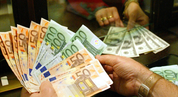 Debiti, libero professionista sottrae 90mila euro dal conto della moglie