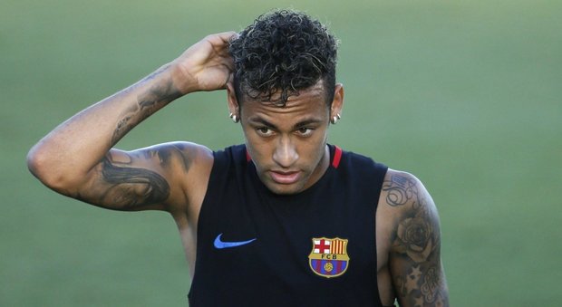 Neymar fa scalo a Dubai: giallo sulla destinazione finale