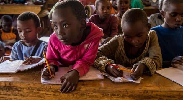 “Mettiamocelo in testa”, l'Unhcr lancia la campagna per garantire l'istruzione ai bambini rifugiati