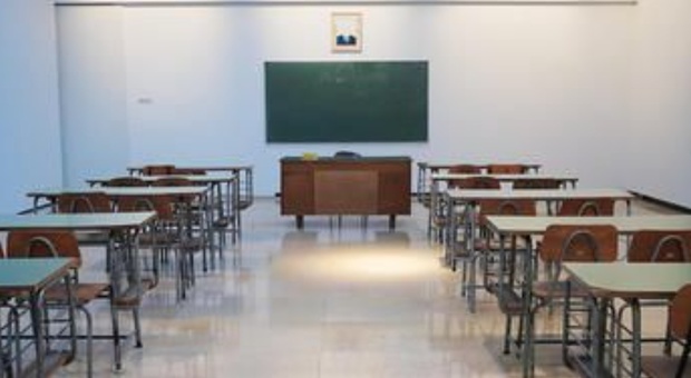 Troppo freddo in classe, i genitori riportano a casa i bambini: scoppia la polemica in una scuola di Genova