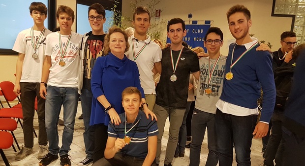 Il gruppo di vincitori friulani alla fase nazionale delle Olimpiadi di informatica
