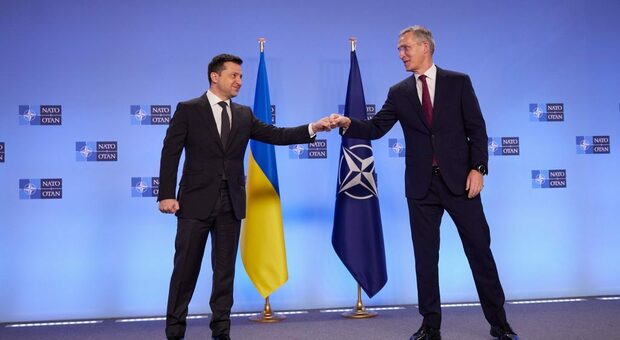 Ucraina, Zelensky ammette: «Nella Nato? Non ci entreremo, le porte non sono aperte»