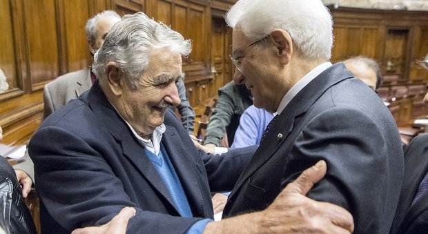 Sergio Mattarella salutal'ex Presidente Josè Mujica