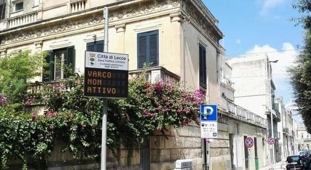 Lecce, Ztl di 18 ore per il centro storico: si parte il 1° maggio. Pass da aggiornare