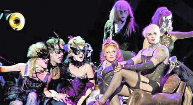 Il Rocky Horror Show compie 40 anni e approda ​al Teatro della Luna con nuove scenografie