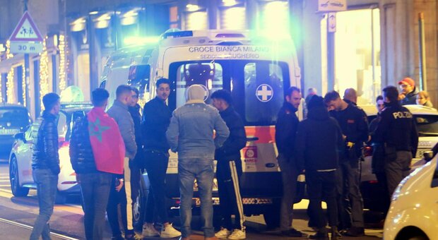 Milano, accoltellato un ragazzo durante la festa dei tifosi del Marocco: è grave. «Stava sedando una rissa»