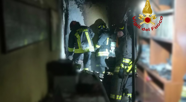Padova. Studio legale a fuoco nella notte del 31, condominio evacuato. Incendio di un mobilificio a Urbana