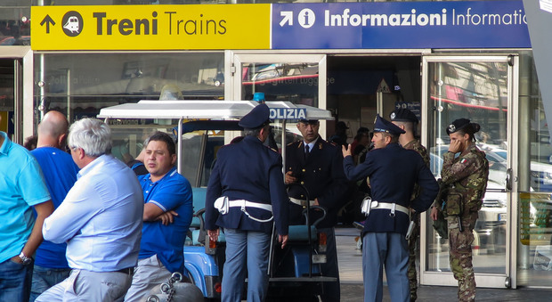 Napoli, sarà una Pasqua blindata: nuove pattuglie su tutti treni e nelle stazioni