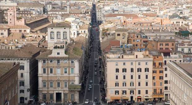 Scandalo affitti, a Campo de Fiori appartamento a 5 euro: 32 euro al mese per uno con vista Colosseo