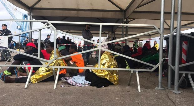 Migranti, è arrivata a Taranto la Alan Kurdi con 88 passeggeri