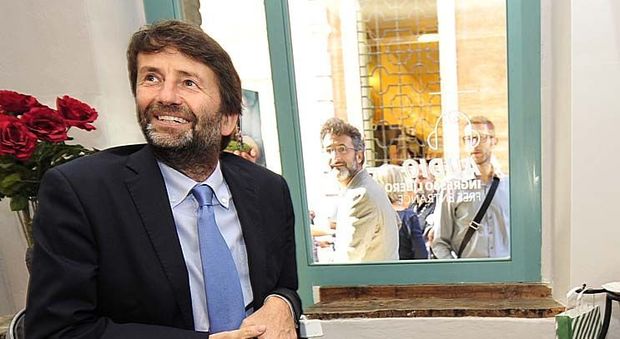Il ministro Franceschini sarà a Pesaro il 21 giugno. «Mi farò la barba nella poltrona di Rossini»