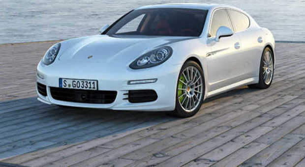 La nuova Porsche Panamera Hybrid è la prima plug-in del grande Volkswagen Group