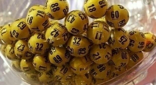 Lotto e Superenalotto, caccia ai numeri vincenti: il jackpot di oggi, sabato 17 aprile vale 138 milioni e 500mila euro