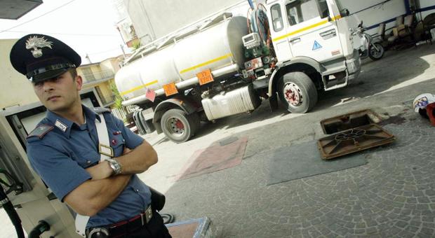 Fiumicino, contrabbando di carburante: sequestrato camion con carico da 26mila litri