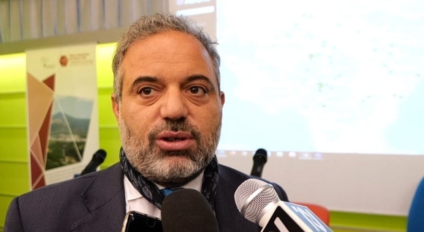 Direttore dell'Arpa Basilicata positivo al Covid ma si presenta in ufficio: denunciato e sospeso