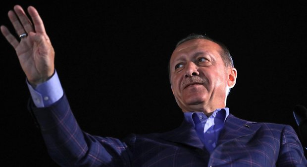 Turchia, Erdogan vince il referendum: i nuovi poteri del presidente