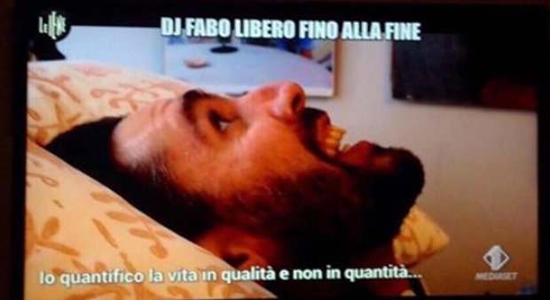 Morto Dj Fabo, l'annuncio di Cappato su Twitter Era in Svizzera per l'eutanasia