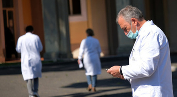 Coronavirus a Roma, bollettino Spallanzani: 76 positivi ricoverati, 11 con supporto respiratorio
