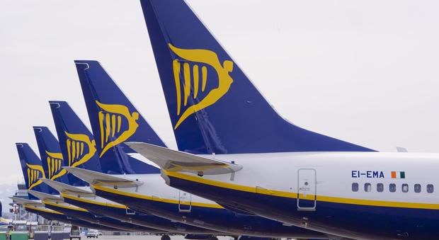 Ryanair cancella altri 18mila voli: disagi per 400.000 passeggeri. L'elenco delle rotte sospese