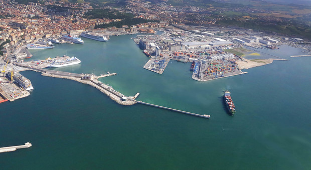 Tirreno e Adriatico, accordo tra porti Giampieri: «Opportunità per Ancona»