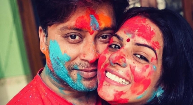 India, morto l'attore Rahul Vohra di Covid: la moglie posta il video-denuncia sulle cure ricevute