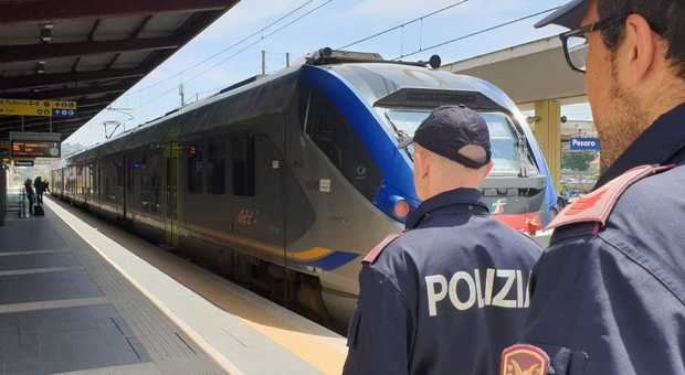 Pesaro, «Violentata sul treno»: in ospedale in stato confusionale