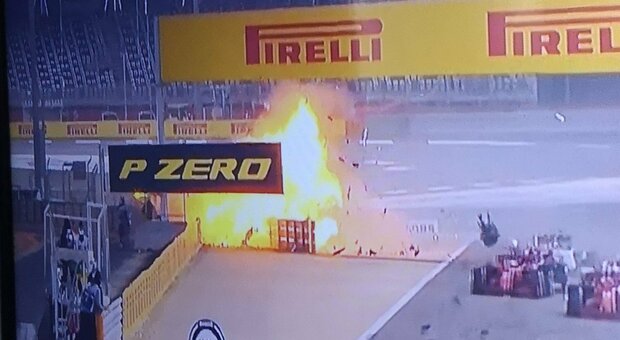 F1, spaventoso incidente alla vettura di Grosjean: esplosione e fiamme