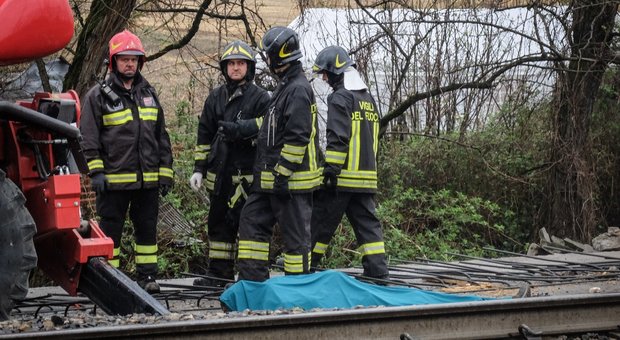 Incidente sul lavoro, due operai morti schiacciati da una lastra nel Milanese