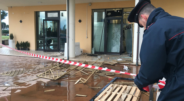 Pizzeria distrutta dalla bomba, la Procura indaga per strage