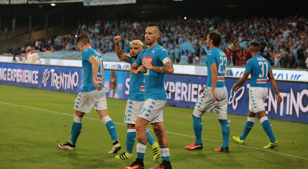 Il Napoli riparte: 2-0 al Chievo finalmente Gabbiadini gol numero 100 per Hamsik