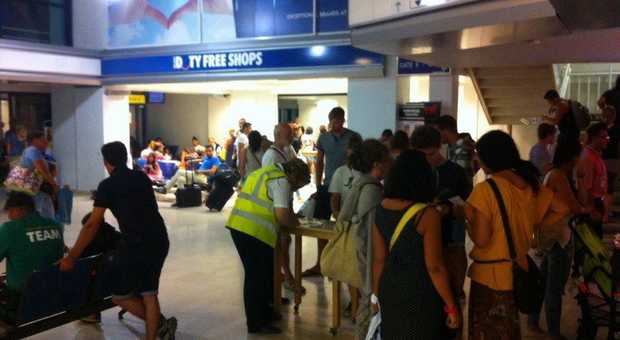 Volotea, volo Catania-Venezia annullato, oltre 150 persone bloccate in aeroporto