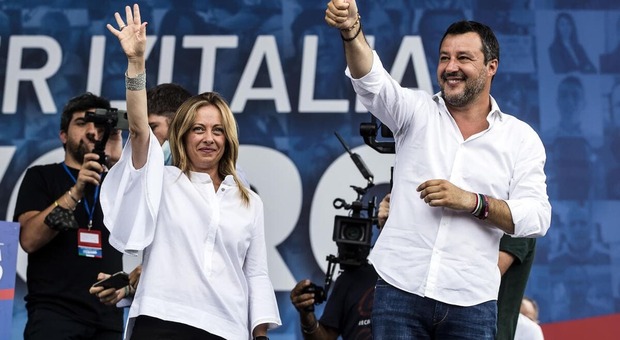 Elezioni 2022, il patto per Napoli divide il centrodestra: Fdi annuncia modifiche