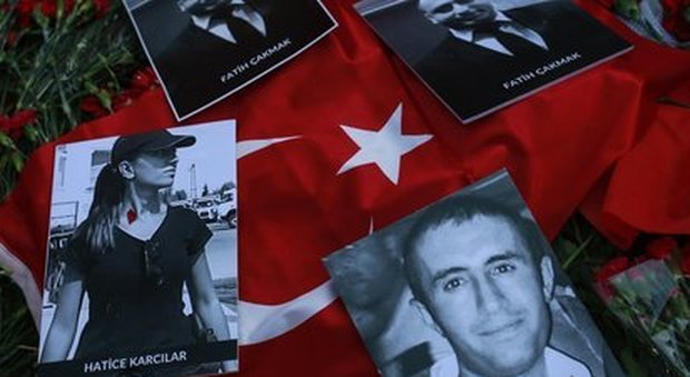 Strage Istanbul, il ministro turco: «Accertata identità del terrorista» Altri 20 arresti