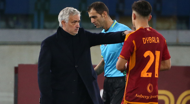 Roma, Dybala saluta Mourinho: «Spero di rivederti presto»