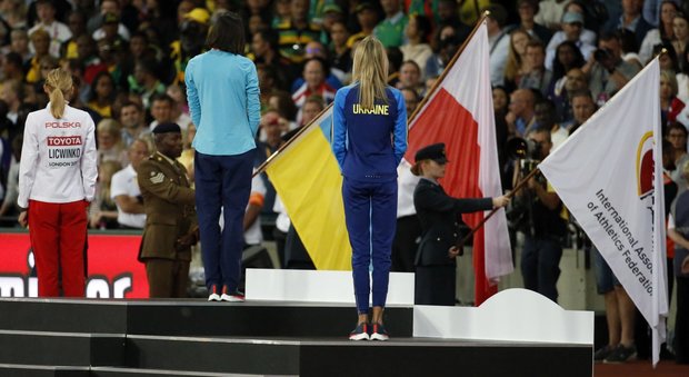 Mondiali di atletica, Maria vince l'oro e festeggia senza bandiera