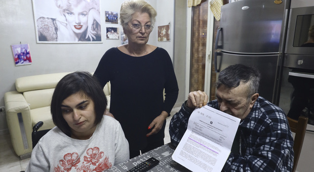 Napoli, in coma disabile arrestato a 72 anni: «Non c’è giustizia»