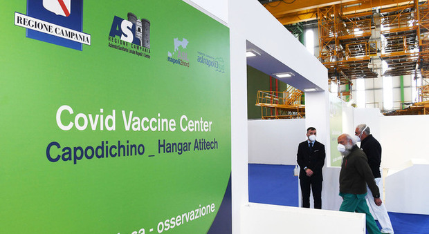 Dove si fanno i vaccini in Campania? Apre il nuovo hub di Capodichino: «Ottomila dosi al giorno»