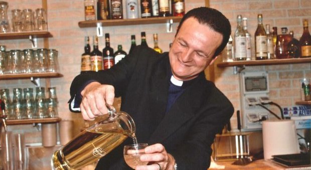 Don Marino, gli accusatori: «Nei bar sempre con la stessa donna, oltre 15 segnalazioni in Curia»
