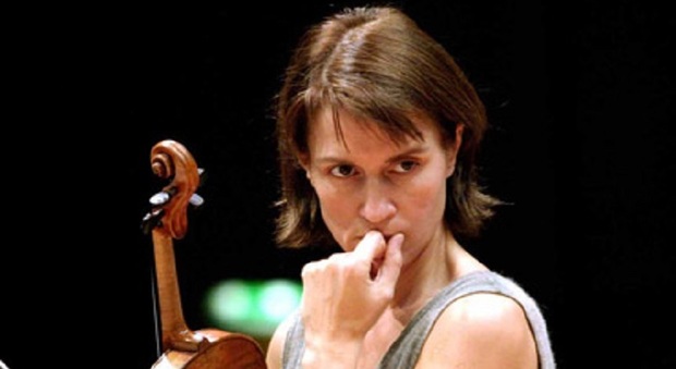 La Mullova a Pesaro: la grande violinista questa sera sale sul palco del Rossini