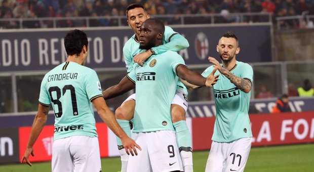 Con una doppietta di Lukaku l'Inter batte a fatica il Bologna 2-1