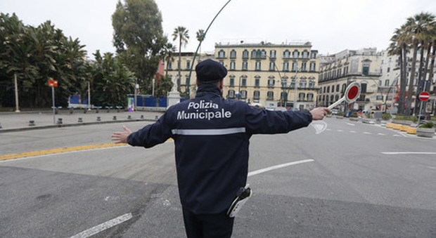 Vigili, il Tar boccia le promozioni: cinquanta degradati a Napoli
