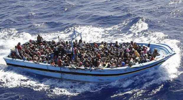 Immigrazione, Bruxelles rafforza assistenza a Italia: 13.7 milioni per operazione Triton