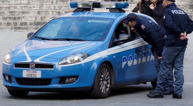 Perugia, la polizia sequestra Bmw “clandestina”. Scatta multa da 500 euro. In azione la Squadra Volante
