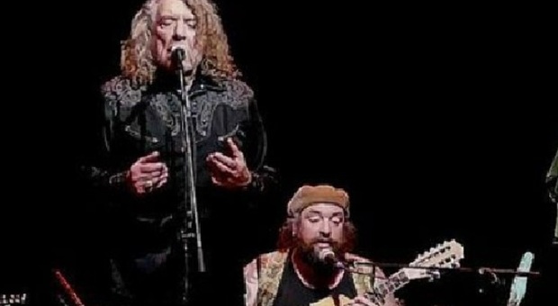 Plant ora si diverte con il folk, l ex frontman dei Led Zeppelin porta Saving Grace allo Sferisterio di Macerata