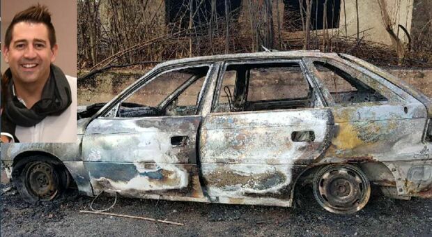 Davide Pecorelli e l'auto che aveva bruciato in Albania