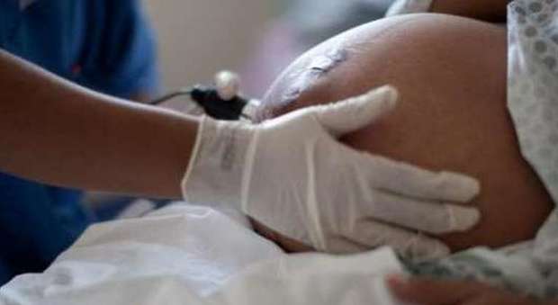 Milano, donna incinta va in ospedale con forti dolori: dimessa, perde il bambino