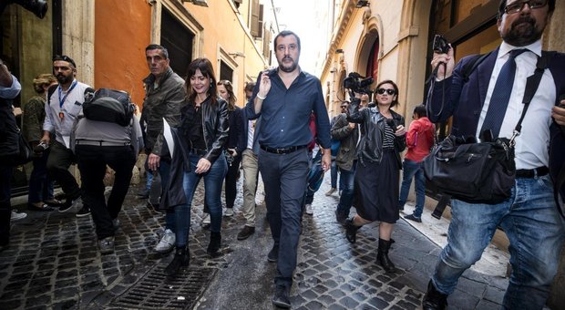 Di Maio-Salvini, frenata sul premier. Berlusconi: mettono la patrimoniale