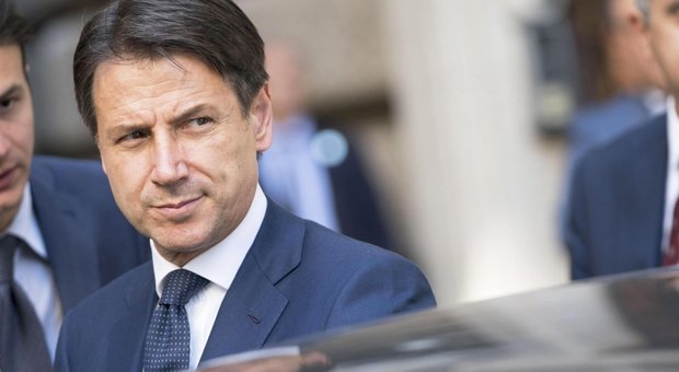 immagine L'arrivo di Conte e dei ministri al Quirinale per il giuramento