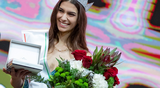 Miss Italia, Martina la più bella dell'era Covid: la vittoria in streaming e senza abbracci
