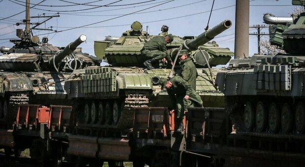Guerra in Ucraina, stipendi extra per motivare i soldati russi, ma adesso Mosca non può più pagarli